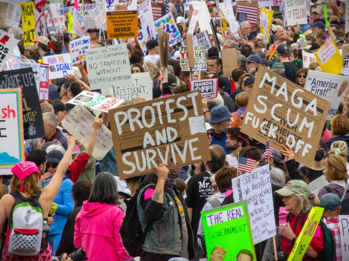 Make Pride a month of protest and&nbsp;resistance!