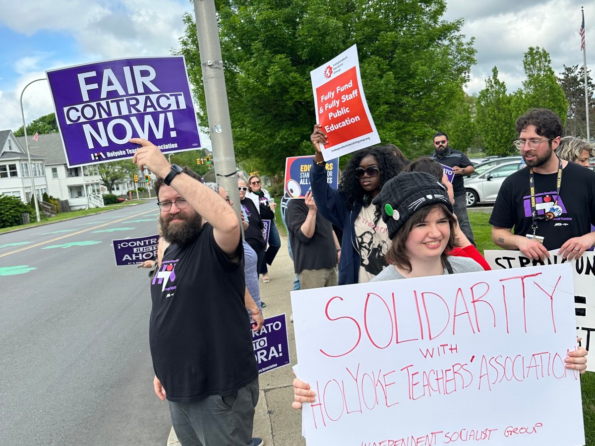 Full union rights for the Holyoke Teachers Association: End “exit assurances” to support students and&nbsp;educators!